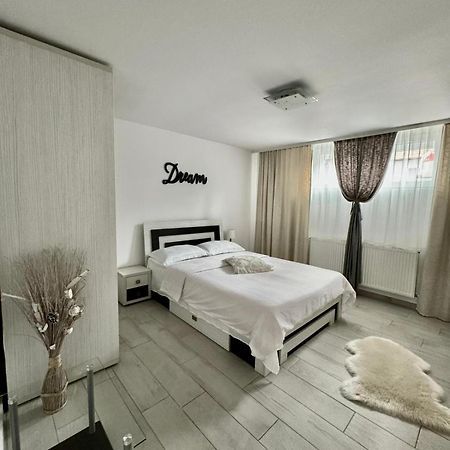 Ferienwohnung La Relax Brașov Exterior foto
