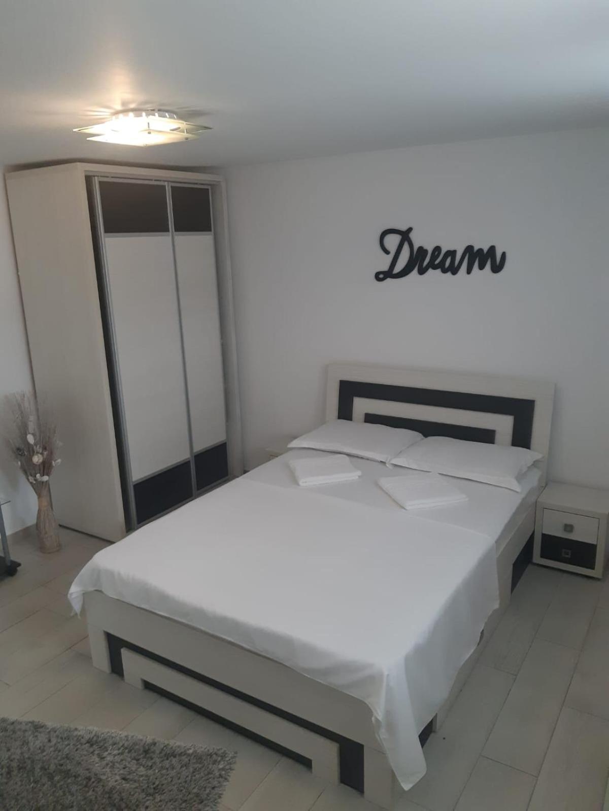 Ferienwohnung La Relax Brașov Exterior foto